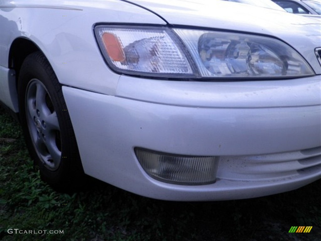 1998 ES 300 - Diamond White Pearl / Beige photo #2