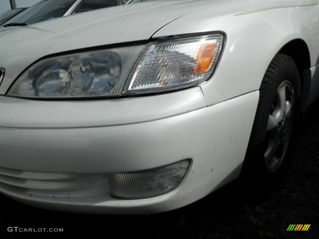 1998 ES 300 - Diamond White Pearl / Beige photo #4