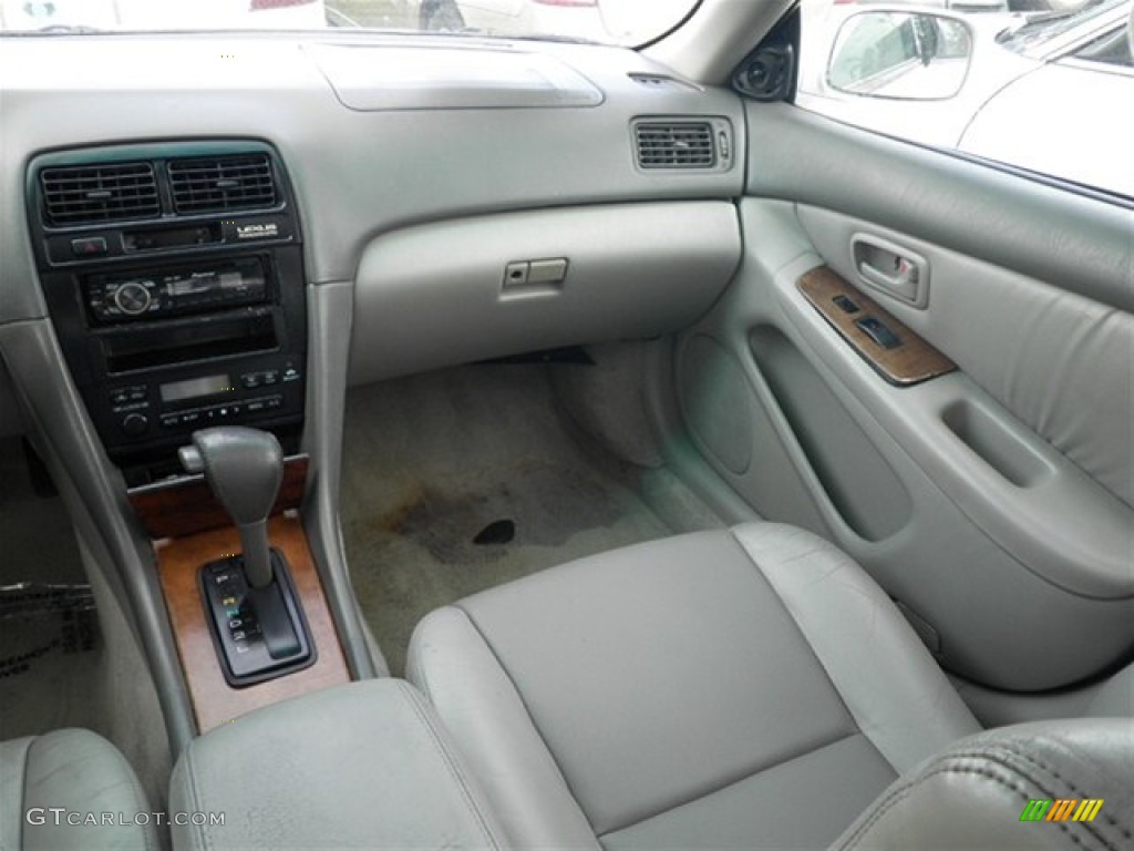 1998 ES 300 - Diamond White Pearl / Beige photo #28