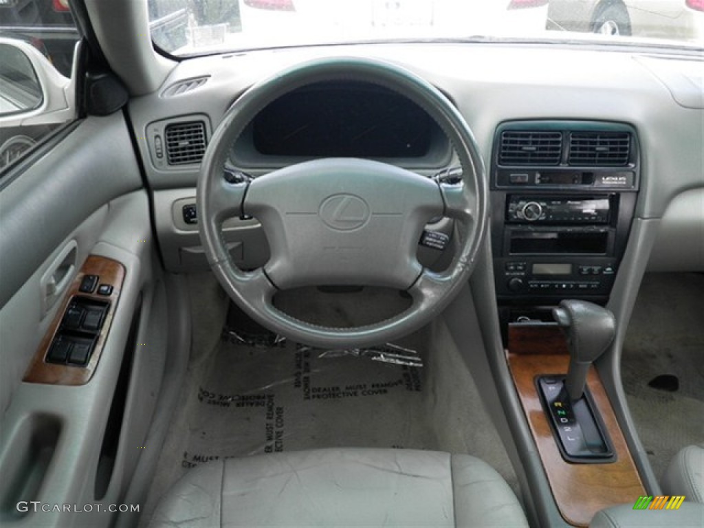 1998 ES 300 - Diamond White Pearl / Beige photo #29