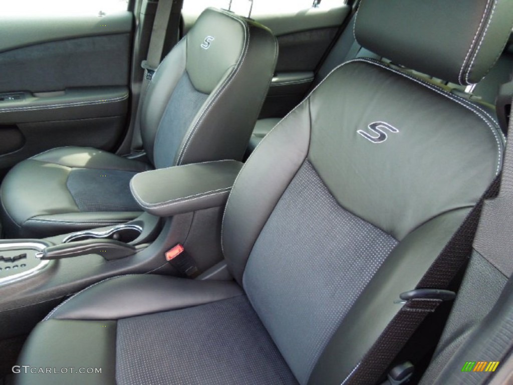 2013 Chrysler 200 S Sedan Front Seat Photo #72147351