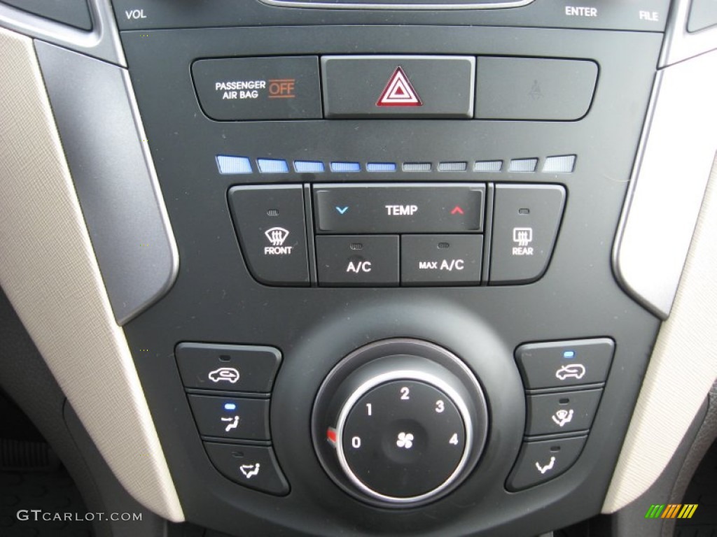 2013 Hyundai Santa Fe Sport 2.0T AWD Controls Photo #72147537