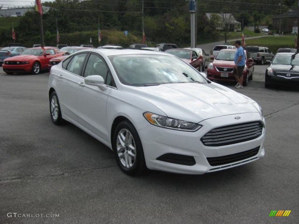 2013 Fusion SE - Oxford White / Dune photo #4