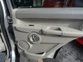 Light Graystone Pearl Coat - Commander Sport 4x4 Photo No. 12