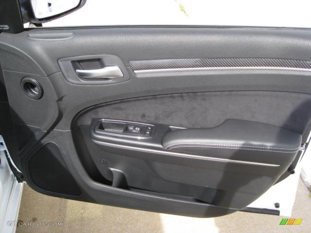 2012 Chrysler 300 SRT8 Door Panel Photos