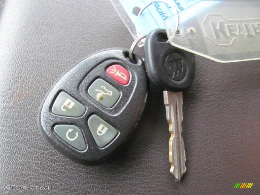2009 Buick Enclave CX AWD Keys Photos