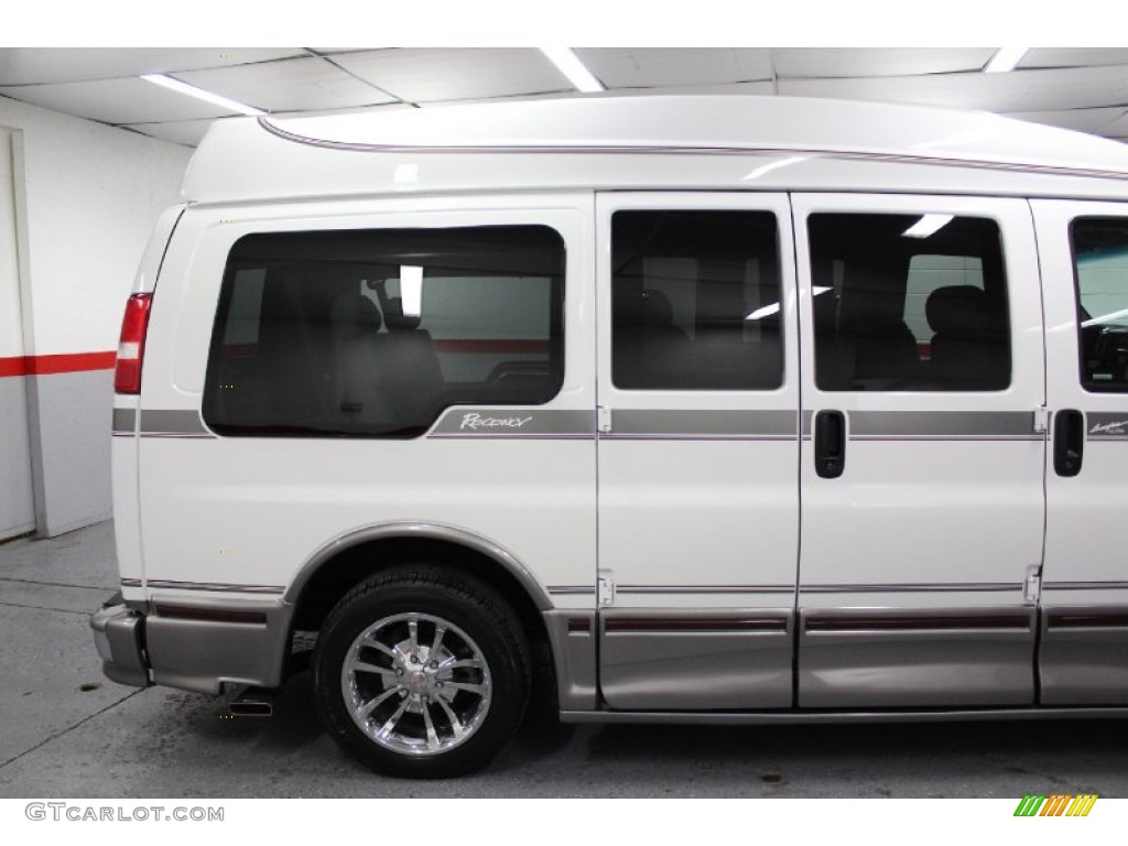 2003 Express 1500 AWD Passenger Conversion Van - Summit White / Medium Dark Pewter photo #25