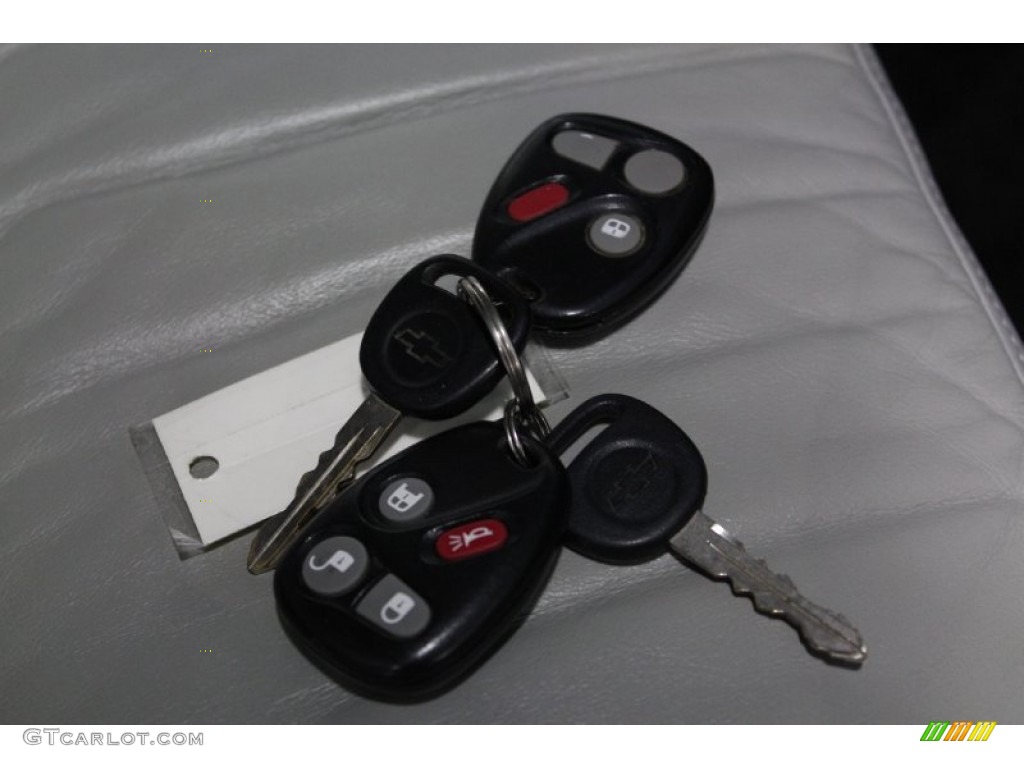 2003 Chevrolet Express 1500 AWD Passenger Conversion Van Keys Photo #72157599
