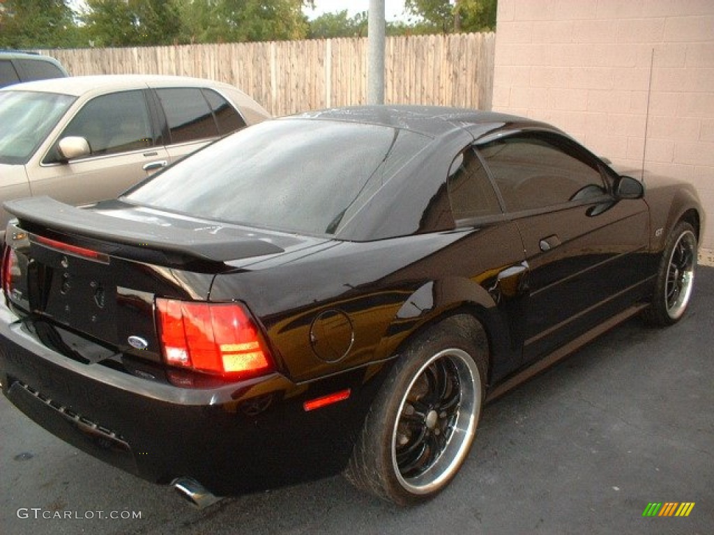 2002 Mustang GT Coupe - Black / Dark Charcoal photo #2