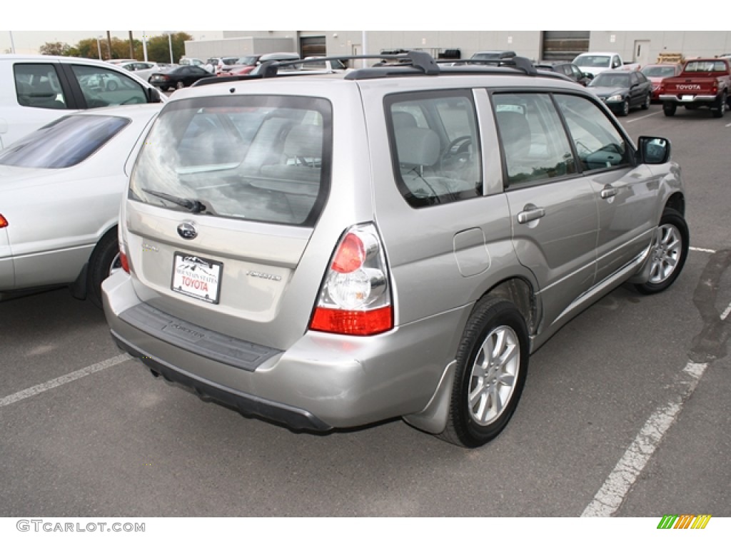 2007 Forester 2.5 X Premium - Crystal Gray Metallic / Graphite Gray photo #2