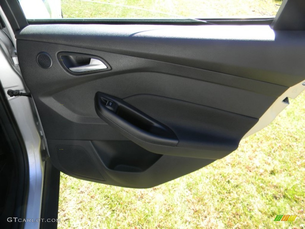 2012 Ford Focus Titanium 5-Door Charcoal Black Door Panel Photo #72165451