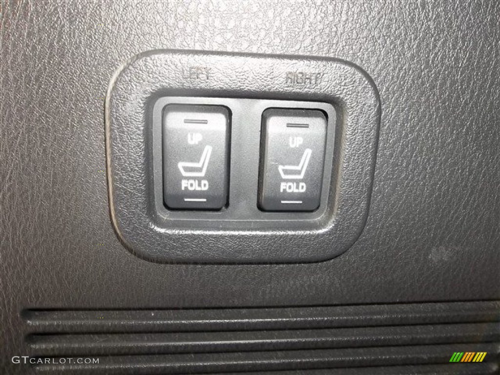 2007 Mountaineer AWD - Vivid Red / Charcoal Black photo #46