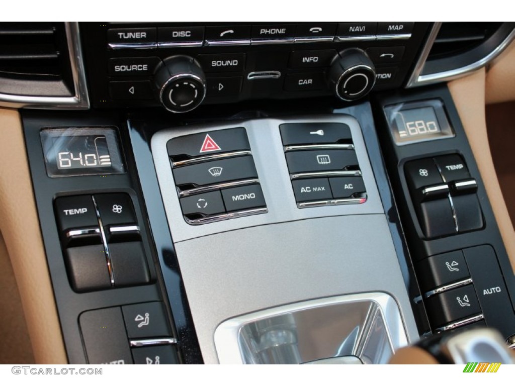2011 Porsche Panamera V6 Controls Photo #72171036