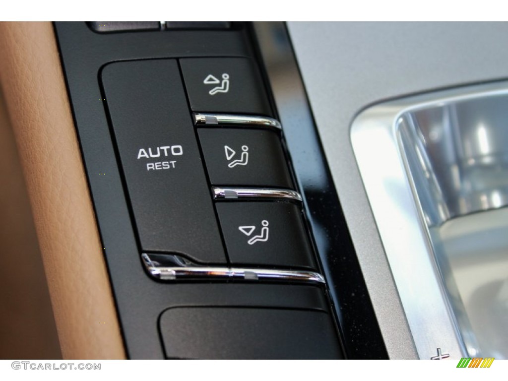2011 Porsche Panamera V6 Controls Photo #72171078