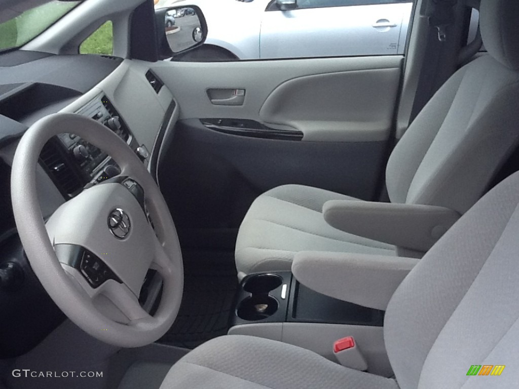 2011 Sienna LE - Salsa Red Pearl / Bisque photo #1
