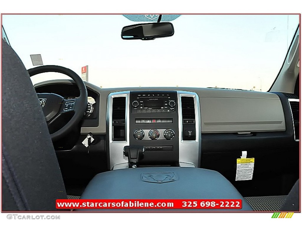 2012 Ram 1500 Lone Star Quad Cab - Bright Silver Metallic / Dark Slate Gray/Medium Graystone photo #26
