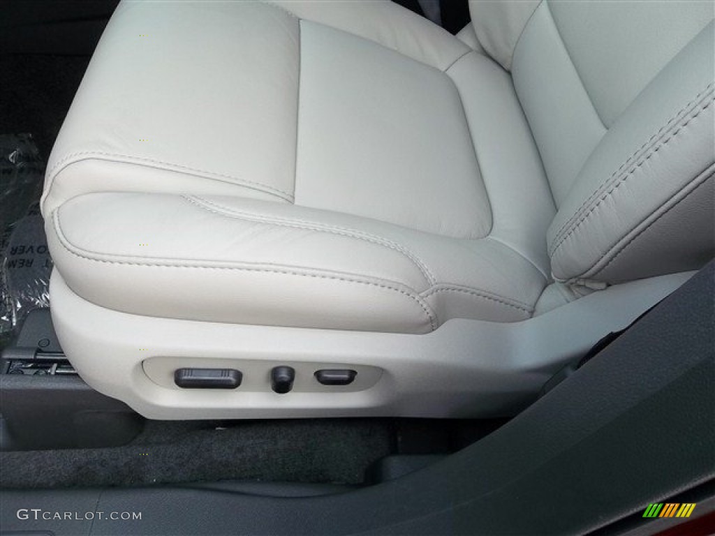 2013 Explorer XLT - Ruby Red Metallic / Medium Light Stone photo #18