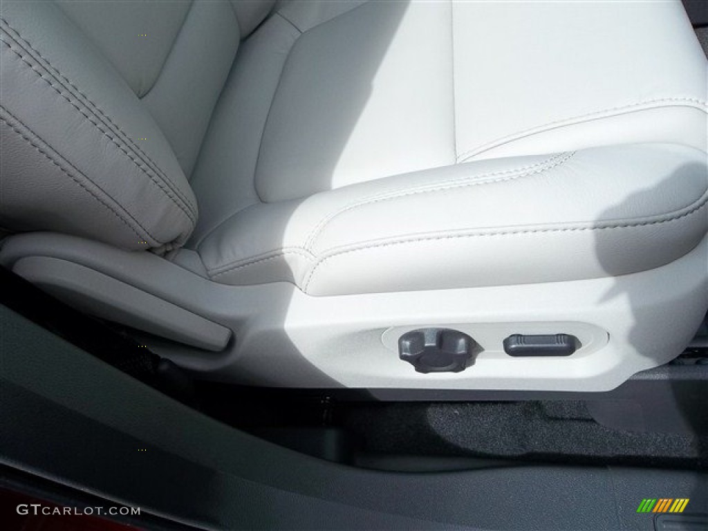 2013 Explorer XLT - Ruby Red Metallic / Medium Light Stone photo #36