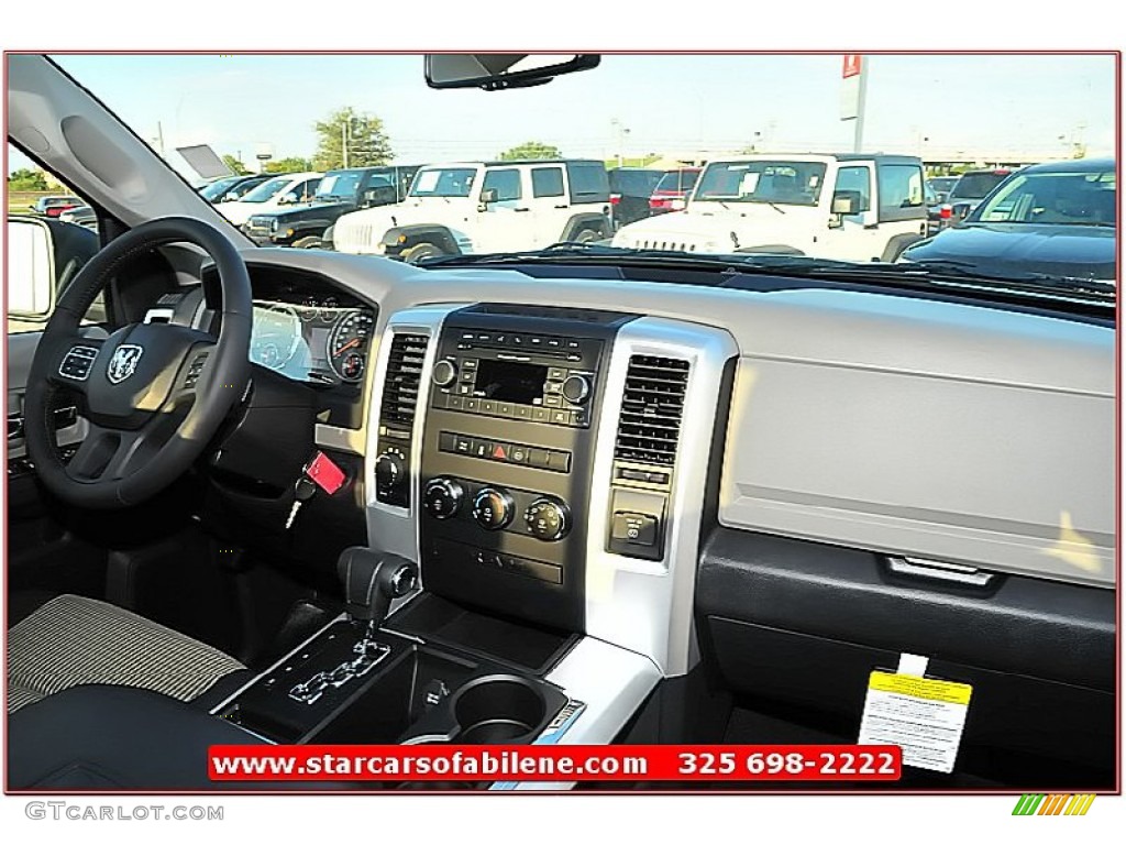 2012 Ram 1500 SLT Quad Cab 4x4 - Bright Silver Metallic / Light Pebble Beige/Bark Brown photo #27