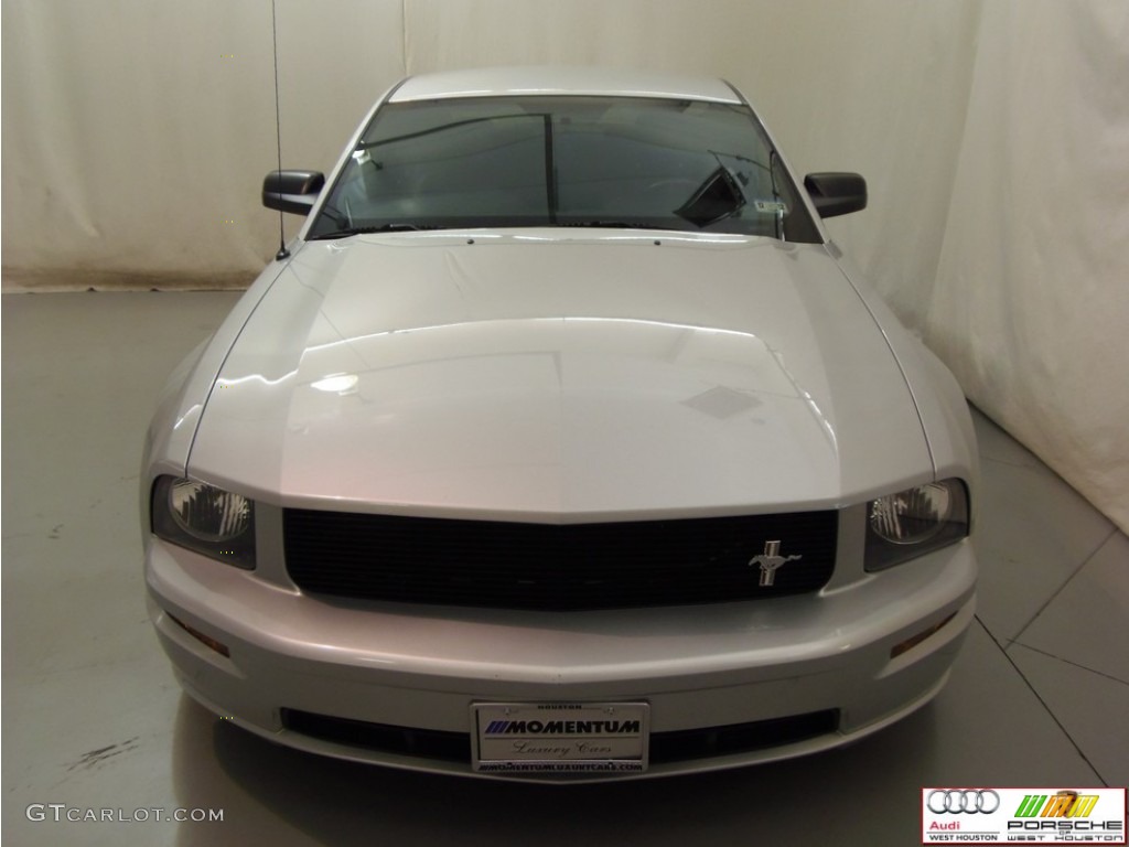 2008 Mustang GT Premium Coupe - Brilliant Silver Metallic / Black photo #15