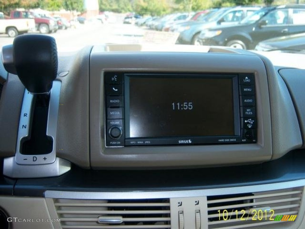 2010 Routan SE - Tanzanite Blue Metallic / Ceylon Beige photo #8