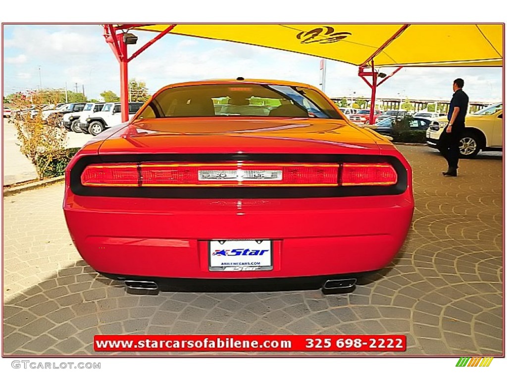 2013 Challenger SXT - Redline 3-Coat Pearl / Dark Slate Gray photo #4