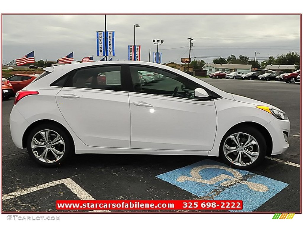 2013 Elantra GT - Monaco White / Beige photo #8