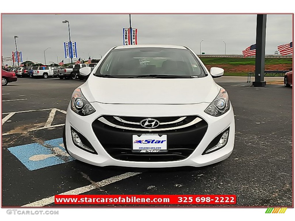 2013 Elantra GT - Monaco White / Beige photo #10