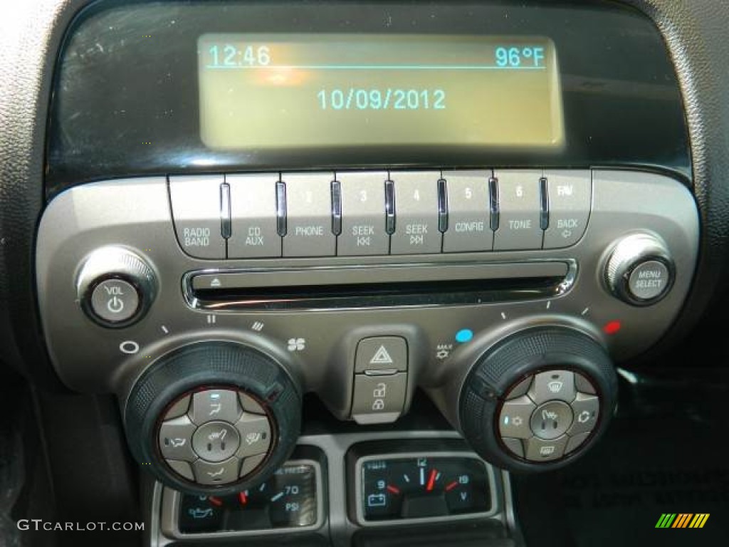 2010 Chevrolet Camaro LT/RS Coupe Controls Photo #72196053