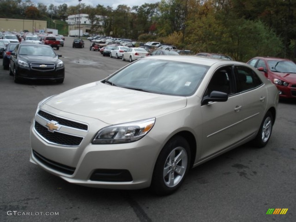 2013 Malibu LS - Champagne Silver Metallic / Jet Black/Titanium photo #4
