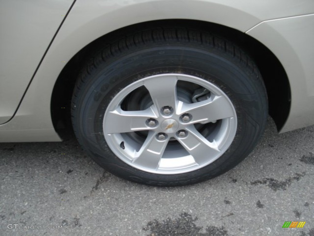 2013 Malibu LS - Champagne Silver Metallic / Jet Black/Titanium photo #9