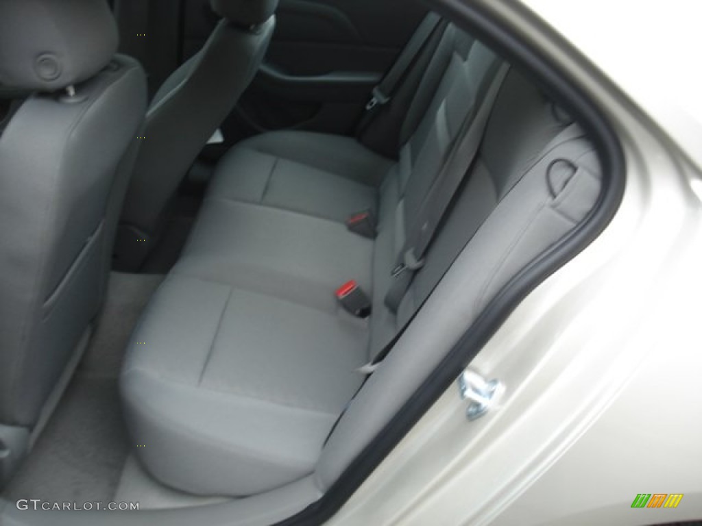 2013 Malibu LS - Champagne Silver Metallic / Jet Black/Titanium photo #13