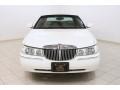 2001 Vibrant White Lincoln Town Car Signature  photo #2