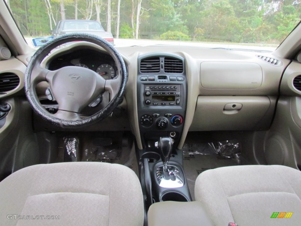 2004 Hyundai Santa Fe GLS 4WD Beige Dashboard Photo #72211928