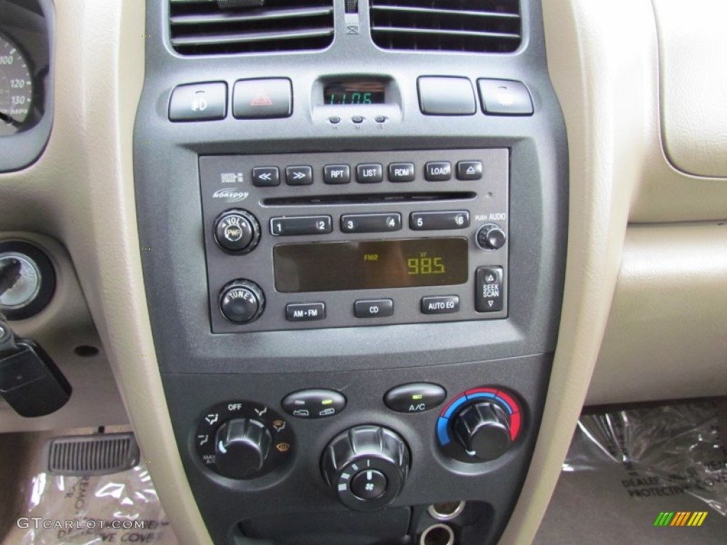 2004 Hyundai Santa Fe GLS 4WD Controls Photo #72212107