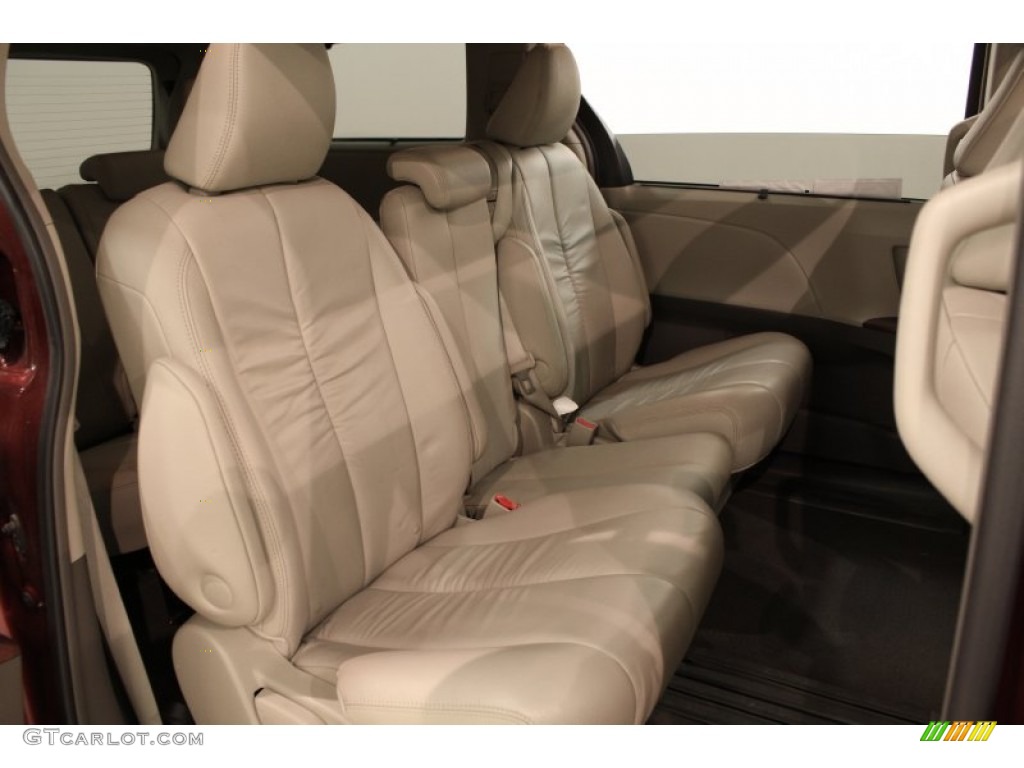 2011 Sienna XLE - Salsa Red Pearl / Bisque photo #17