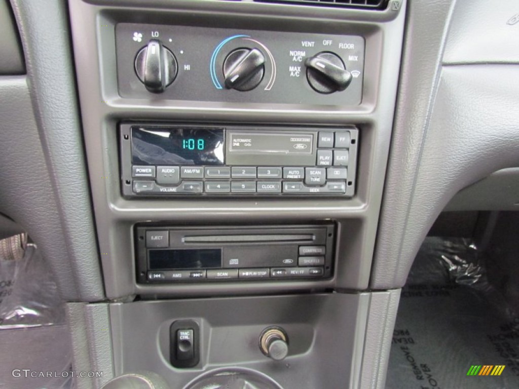 2000 Ford Mustang V6 Coupe Controls Photo #72213917