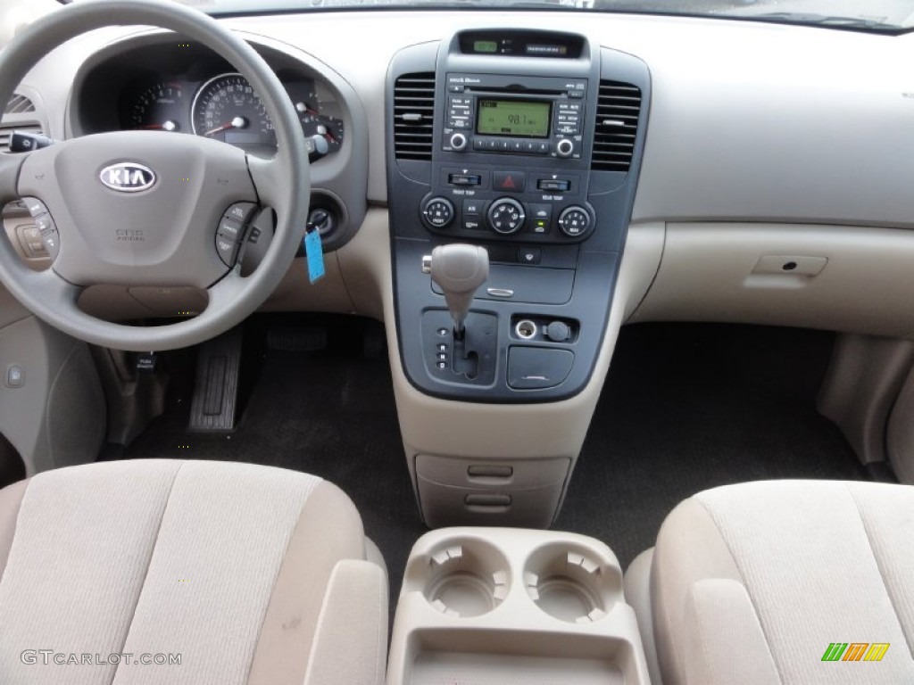 2012 Kia Sedona LX Dashboard Photos