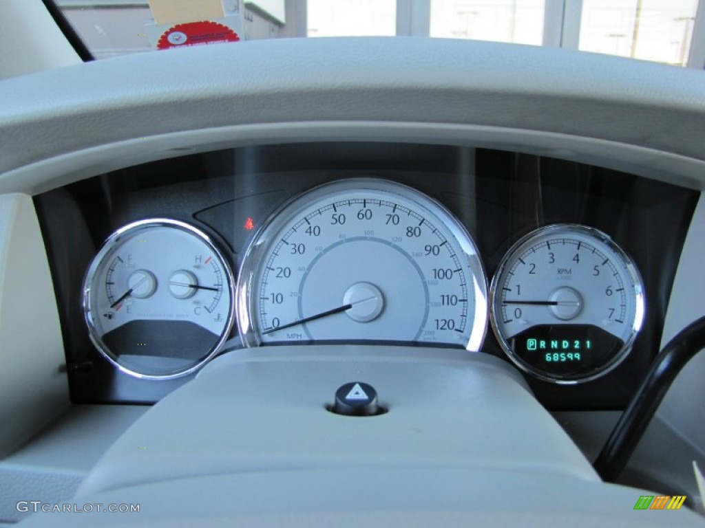 2007 Aspen Limited HEMI 4WD - Cool Vanilla White / Dark Slate Gray/Light Slate Gray photo #21
