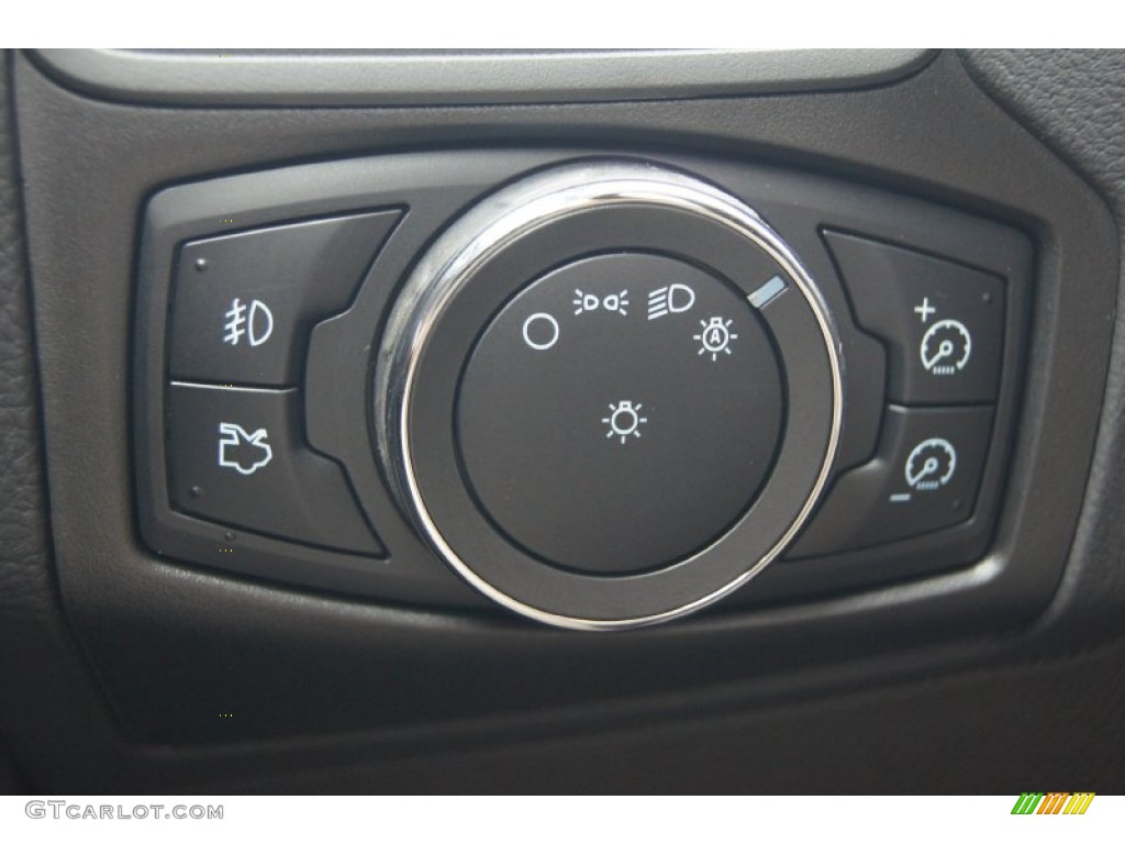 2013 Ford Focus SE Sedan Controls Photo #72222555