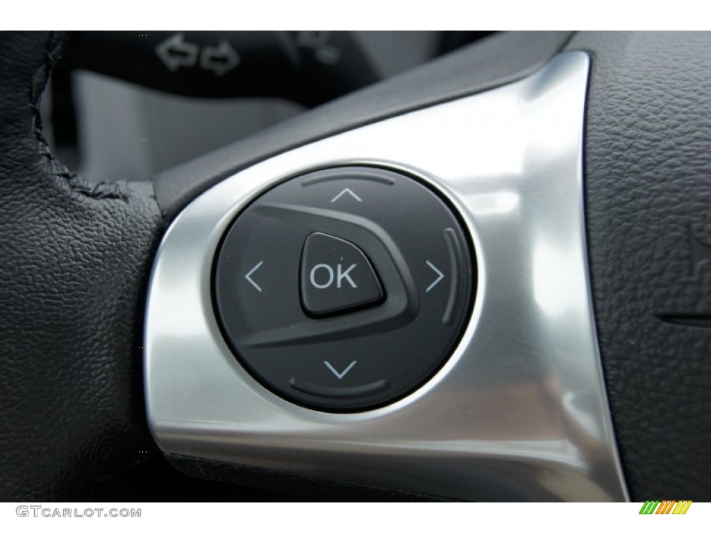2013 Ford Focus SE Sedan Controls Photo #72222578