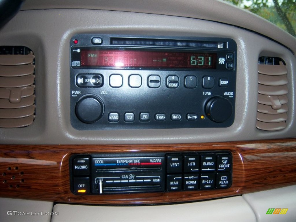 2004 Buick LeSabre Custom Audio System Photo #72224261