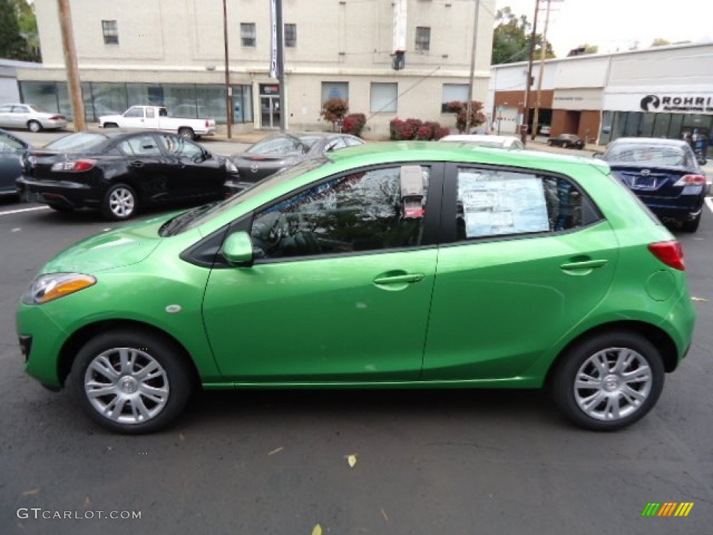 Spirted Green Metallic 2013 Mazda MAZDA2 Sport Exterior Photo #72228410
