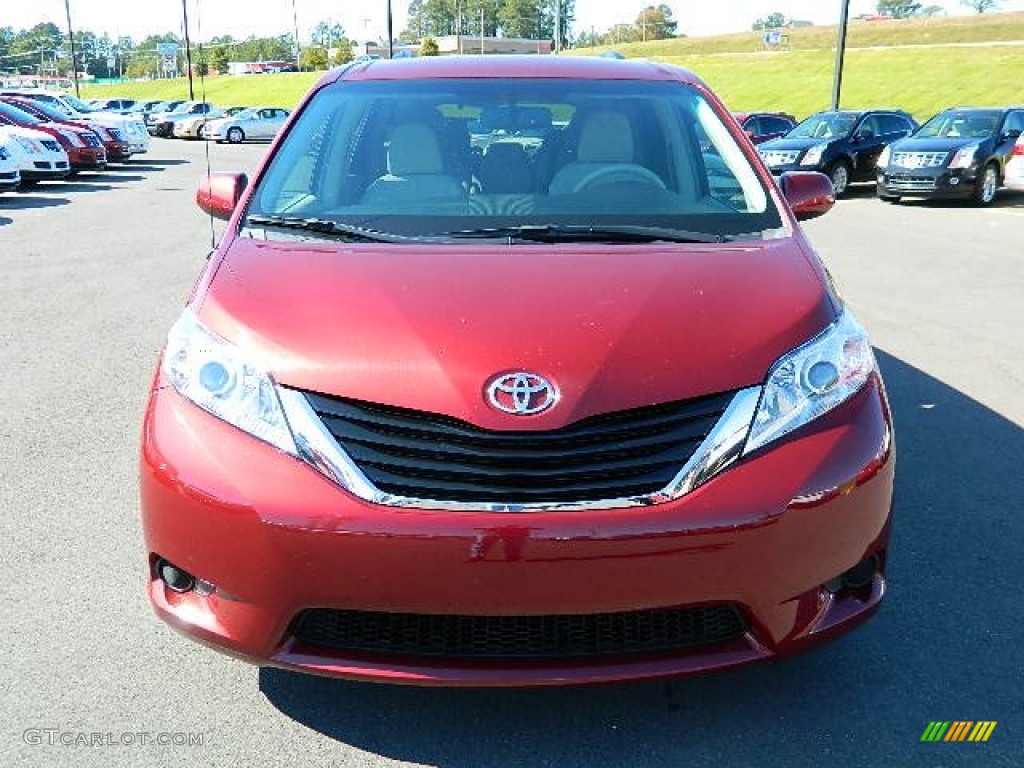 2012 Sienna LE - Salsa Red Pearl / Light Gray photo #8