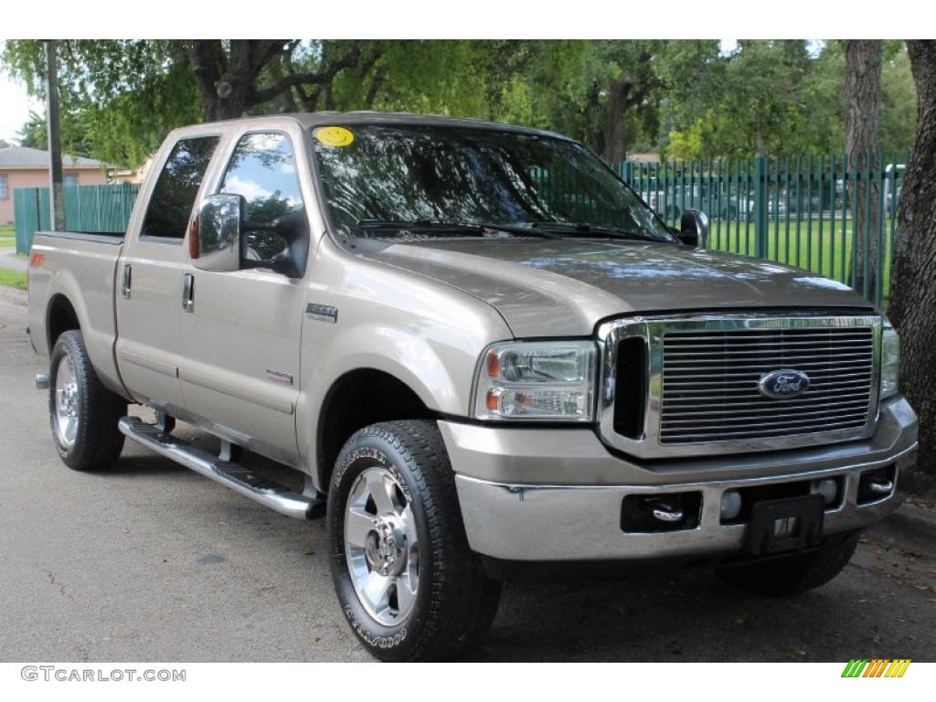 2006 F250 Super Duty Lariat Crew Cab 4x4 - Arizona Beige Metallic / Tan photo #14