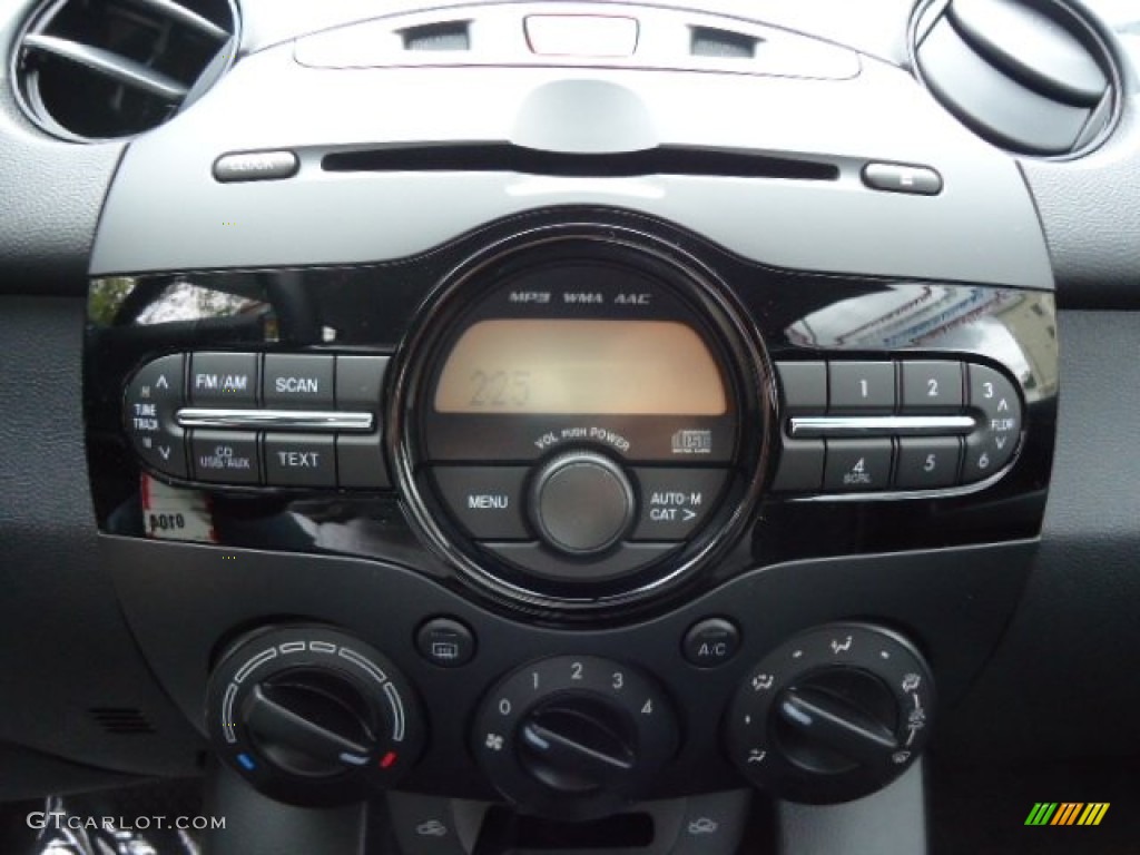2013 Mazda MAZDA2 Sport Audio System Photos