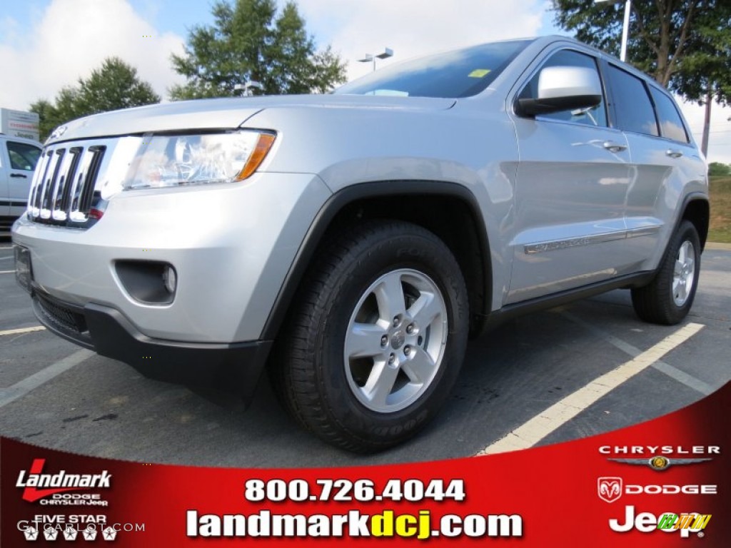 Bright Silver Metallic Jeep Grand Cherokee