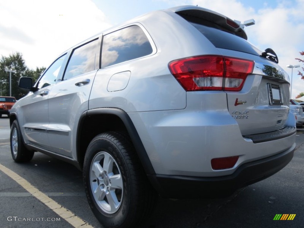 2013 Grand Cherokee Laredo 4x4 - Bright Silver Metallic / Black photo #2
