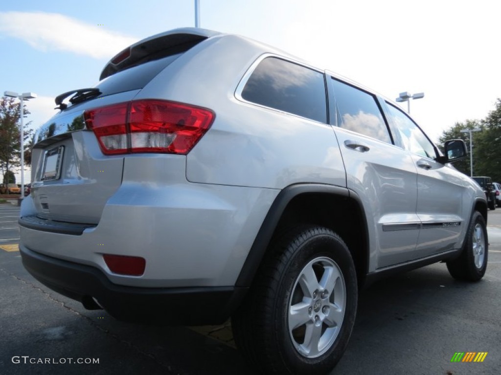 2013 Grand Cherokee Laredo 4x4 - Bright Silver Metallic / Black photo #3
