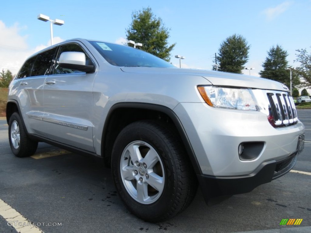 2013 Grand Cherokee Laredo 4x4 - Bright Silver Metallic / Black photo #4